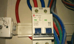 高壓電機(jī)漏電保護(hù)裝置是造成西安西瑪電機(jī)頻繁燒毀的原因。
